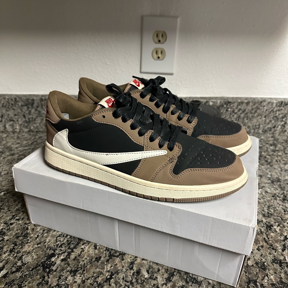 Jordan 1 Low Mocha TS
